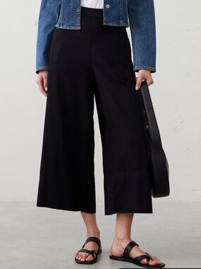 Banana Republic Wide Leg High Rise Linen Blend Cropped Pant